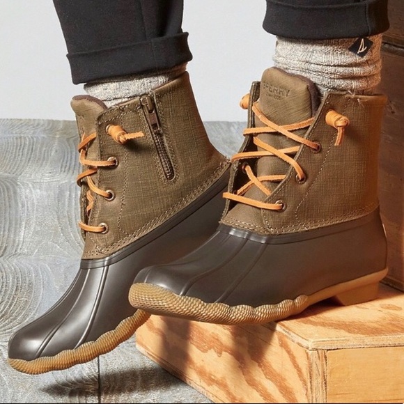 Sperry Shoes - NEW Sperry Saltwater Olive Leather Duck Boots